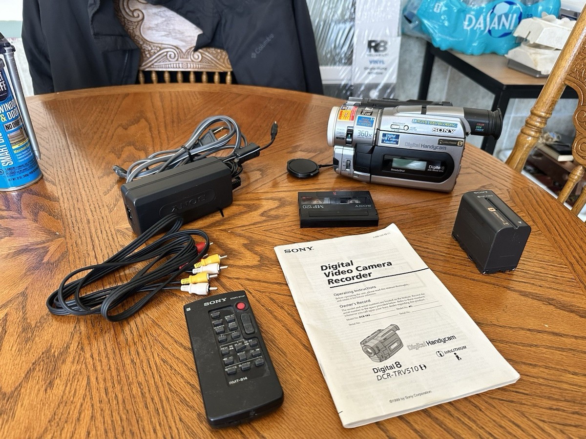 Sony DCR-TRV510 Digital 8 Hi-8 8mm Camcorder—looks and works great