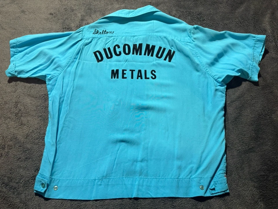 Camisa de boliche bordada azul mediana vintage años 50 KING LOUIE EE. UU. para hombre Foto 4 de 4