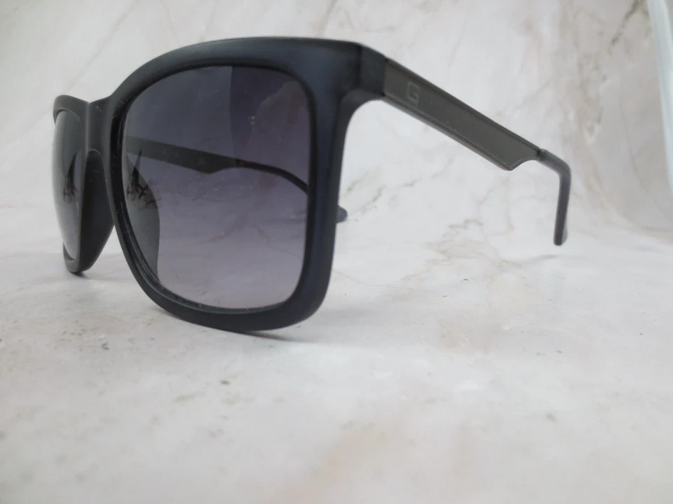 Gafas de sol Guess GFO marco unisex gris mate plástico borde completo cuadrado 57-18-140 Foto 2 de 4