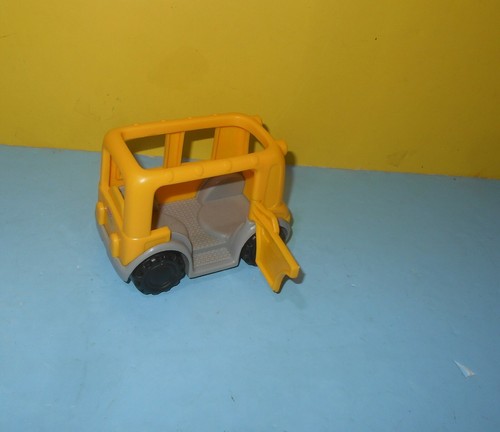 2003 Mattel Fisher Price Little People Short Yellow School Bus Vehicle - Picture 3 of 3
