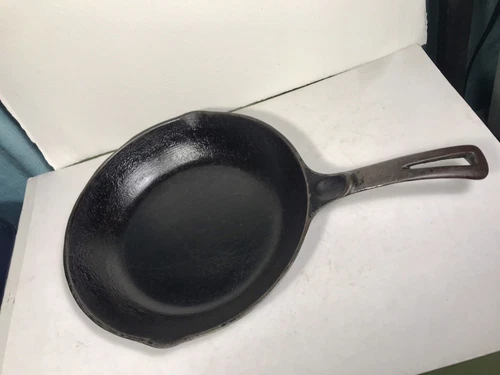 Vintage Wagner Cast Iron Chef Skillet 9 In USA Unmarked Cottage
