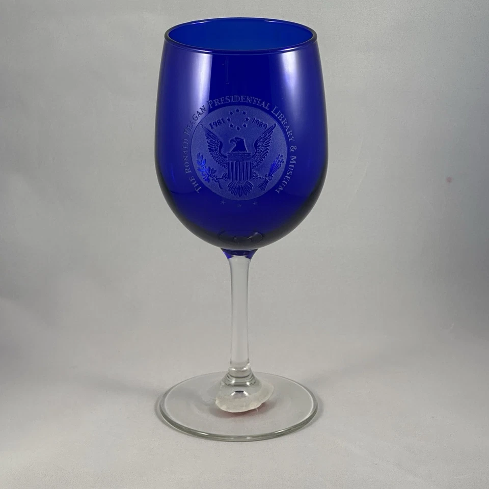 Taza de vidrio y copa de vino Ronald Reagan US President Seal coleccionable azul dorado Foto 4 de 4
