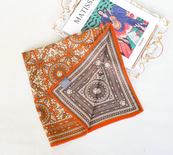 70% Cashmere 30% Silk Neckerchief 26'' Shawl Scarf Scarf Wheel Print Bandana new