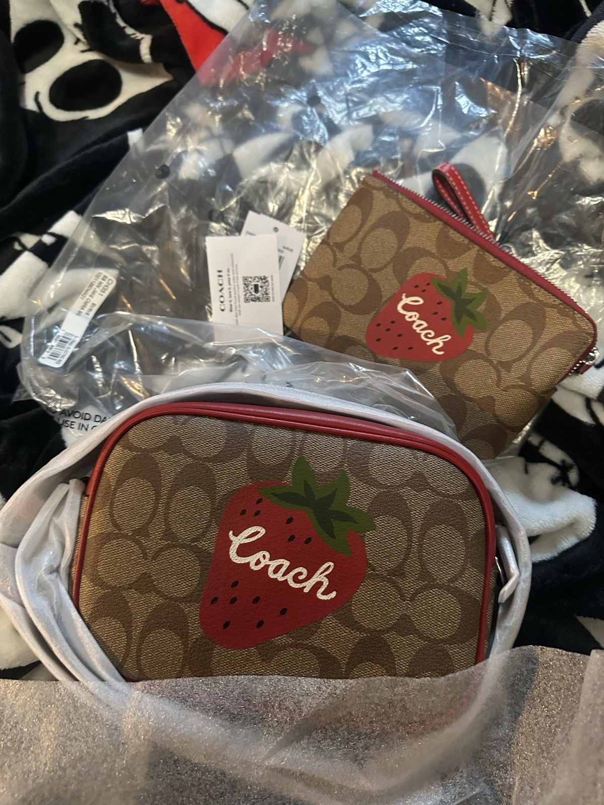 NWT COACH Mini Jamie Camera Bag With Wristlet Strawberry image 7