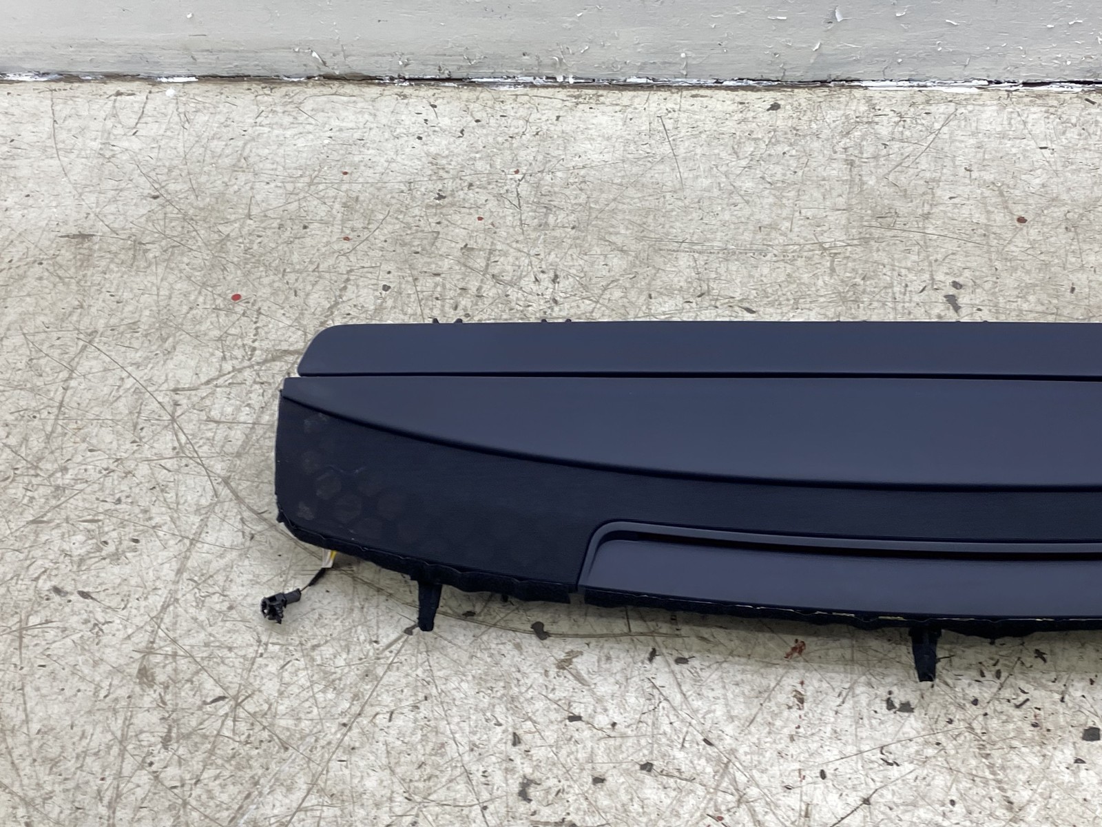 2010-2020 BENTLEY MULSANNE OEM REAR WINDOW SUN COVER SHADE 3RD BRAKE LIGHT LAMP