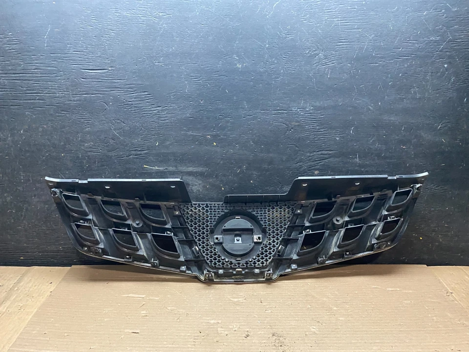 Хромированная передняя верхняя решетка радиатора оригинальная для Nissan Rogue 2011–2015 годов выпуска U7941 DG - Изображение 4 из 4