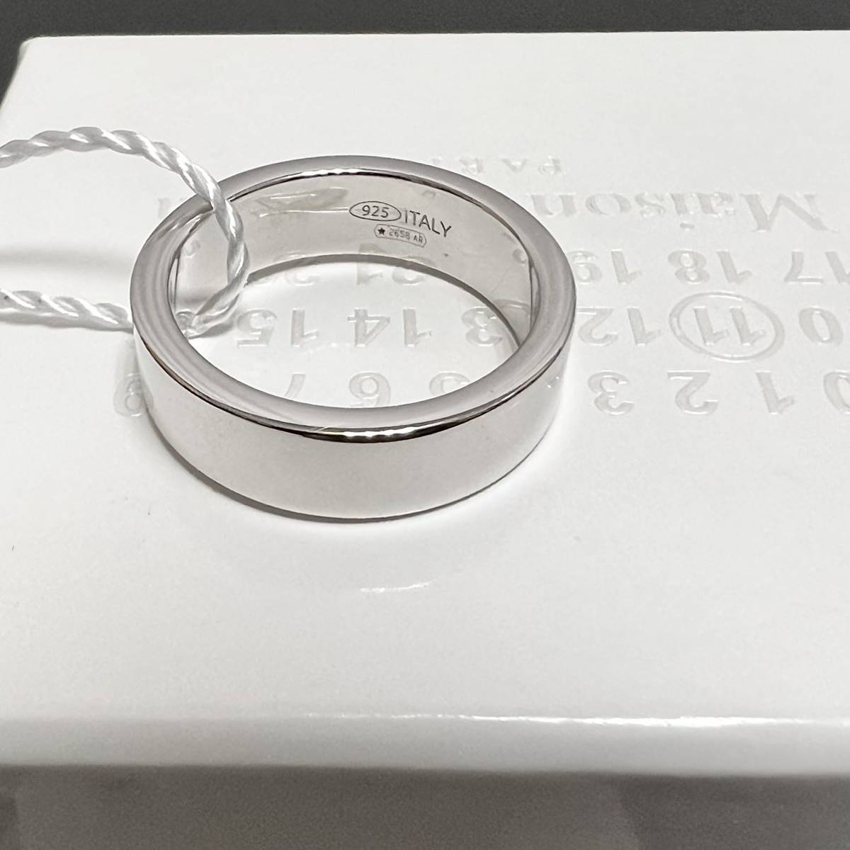 XS New Maison Margiela Inverted Logo Ring Reverse Logo Ring XS New Maison Margiela Inverted Logo Ring Reverse Logo Ring