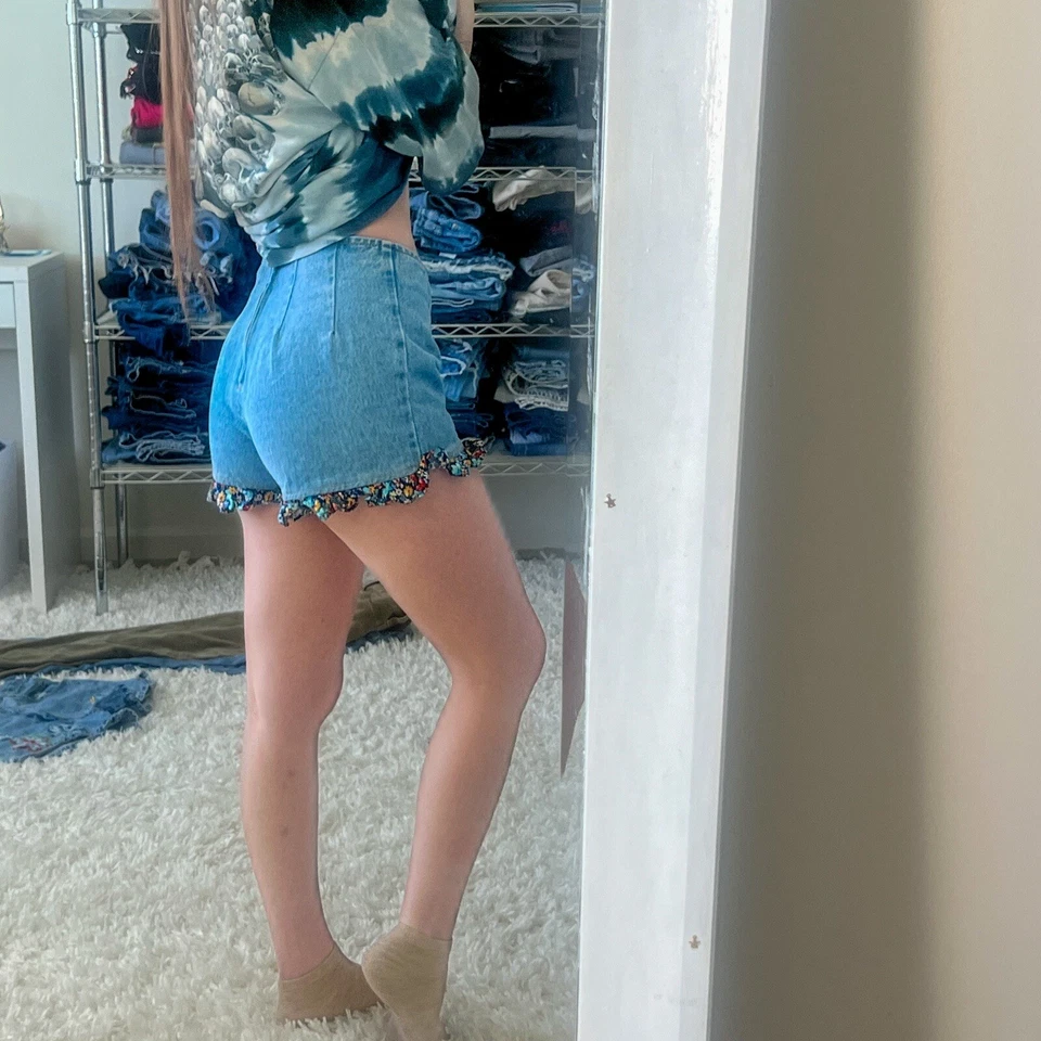 Pantalones cortos vaqueros vintage años 90 Paris azules florales con cordones Foto 3 de 4