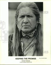 1997 Press Photo Actor Gordon Tootoosis in "Keeping the Promise" - sap38219