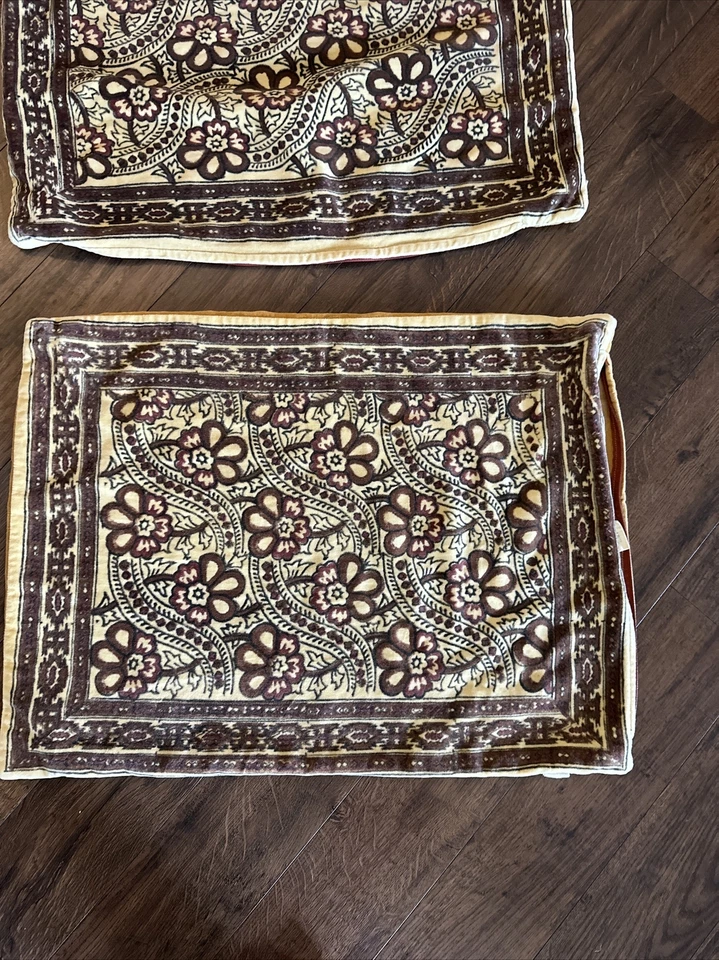 Juego De Colección 2 Almohadas De Terciopelo Estándar Euro ARHAUS Marrón Falso Floral Foto 2 de 4