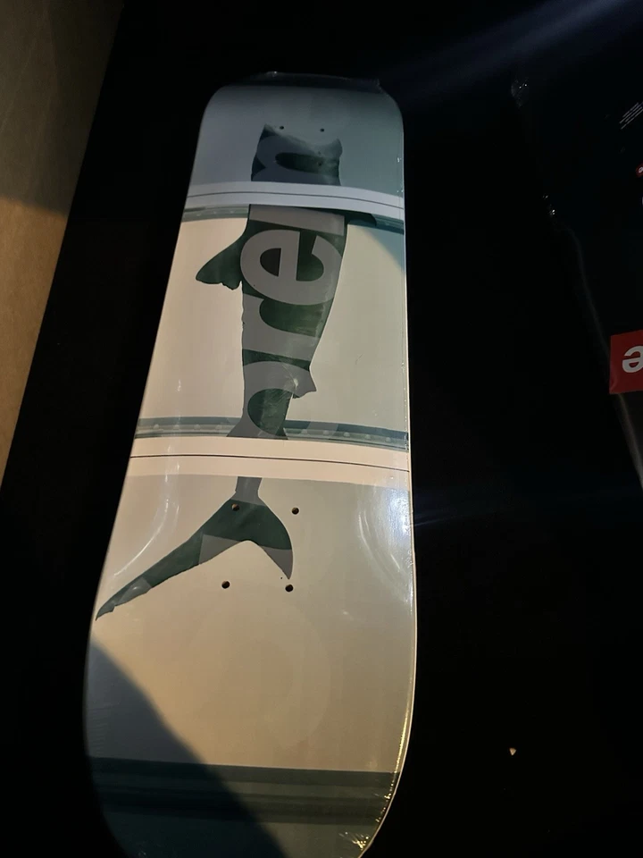 Tabla de skate Supreme Damian Hirst Shark Foto 2 de 2