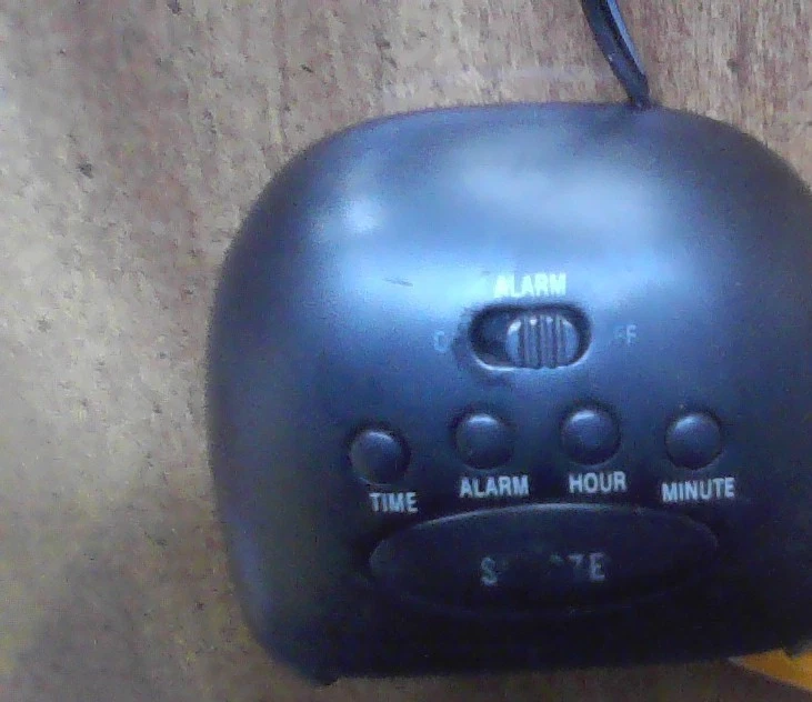 Used Advance Intertek Digital Alarm Clock - Image 4 of 4