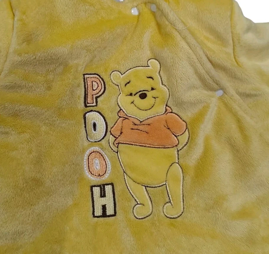Disney Winnie the Pooh Peluche Con Capucha Una Pieza Amarillo Cremallera Bordado Talla 6-9 Mo Foto 3 de 4