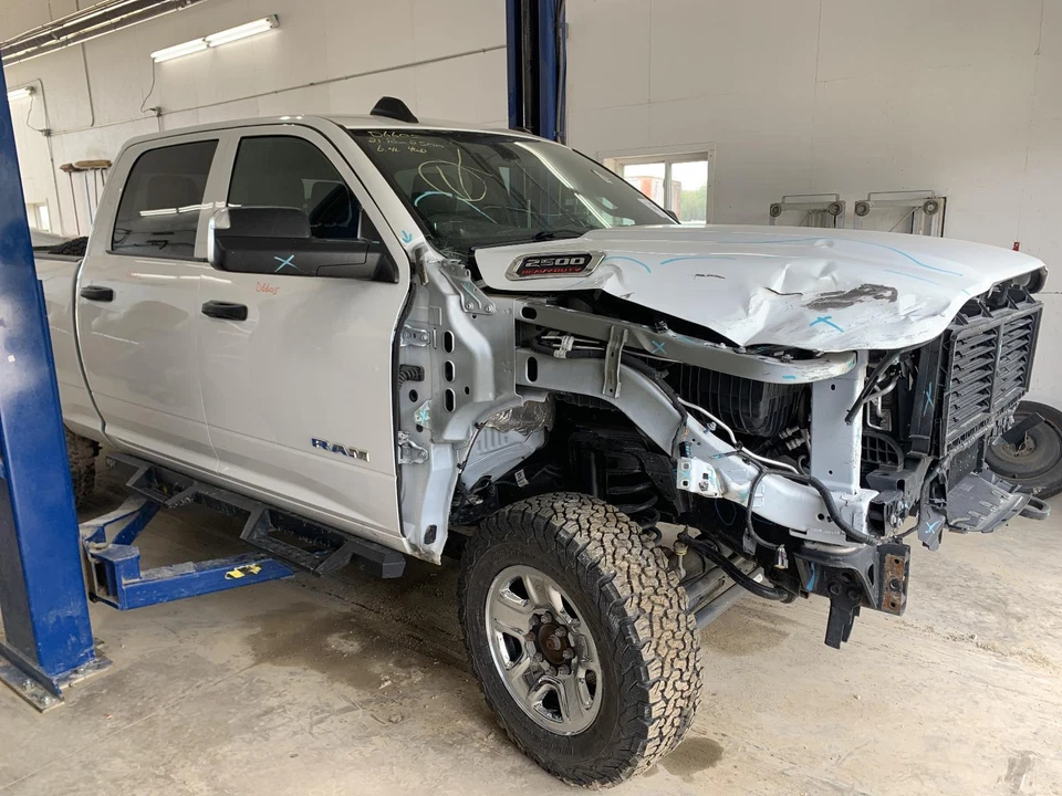 Used Transfer Case Control Module fits: 2021 Ram Dodge 2500 pickup Transfer Case - Image 4 of 4