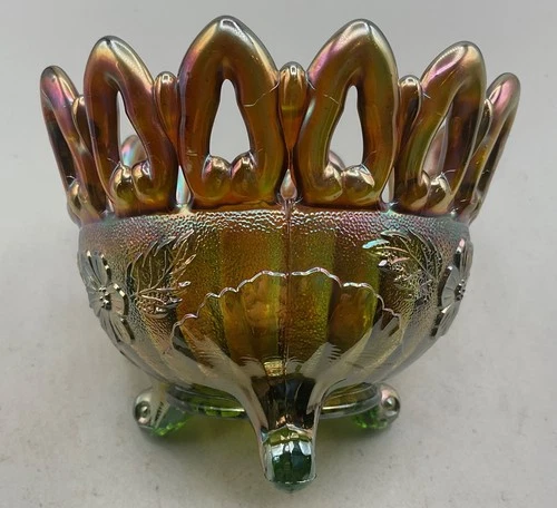 SUPER VINTAGE CARNIVAL NORTHWOOD WILD ROSE OPEN EDGE FOOTED STIPPLED RAY INT.