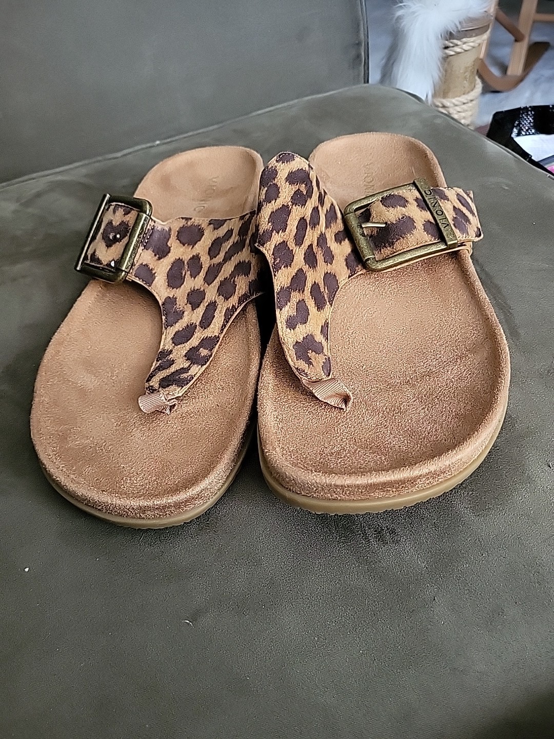 Vionic Emma Thong Suede Sandel 12W