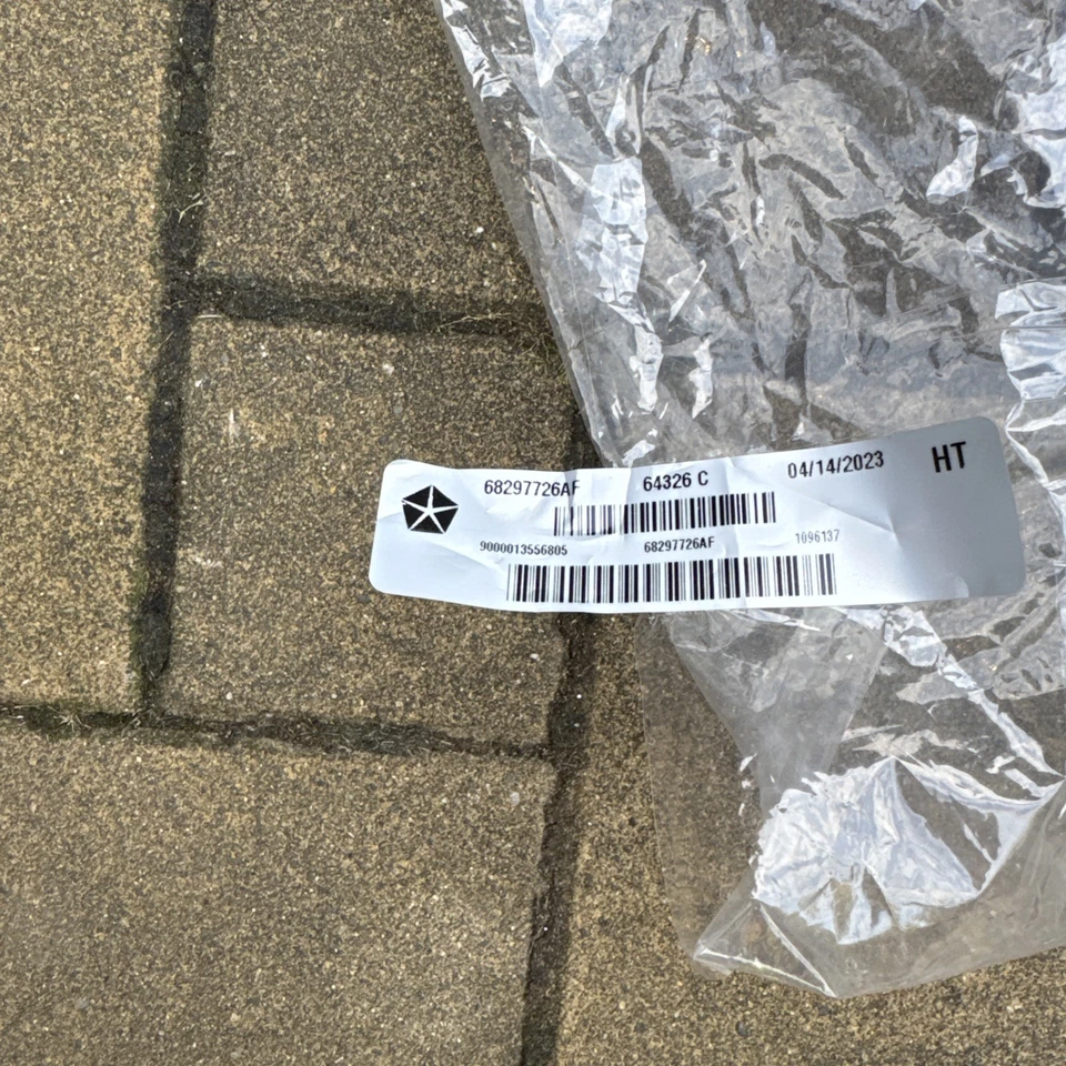 Bolsa de almacenamiento Jeep Rubicon 2023 techo corredizo pieza 68297726AF Foto 3 de 4