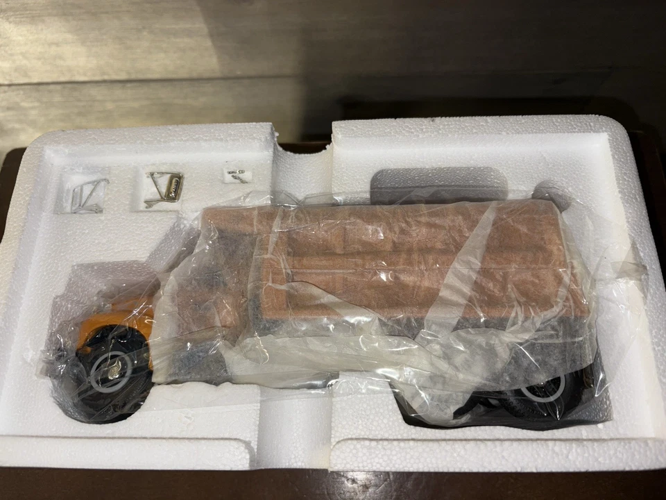 Camión de volteo First Geat 1/34 1960 modelo B-61 Mack fundido a presión con caja 1996 envío gratuito Foto 2 de 4