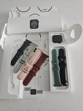 Apple Watch SE 2nd Gen 40mm Boxed mint condition with 100% battery see pic