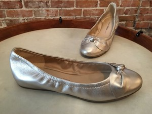 isaac mizrahi ballet flats