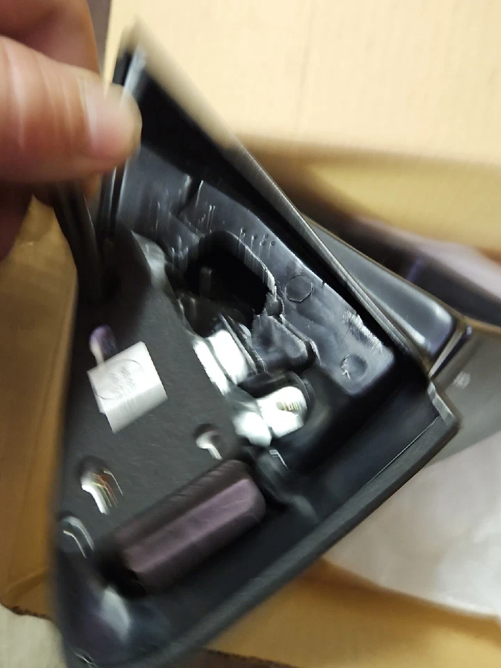 NOS GM 90253904 RH SIDE MIRROR FOR 88-93 PONTIAC LEMANS - Image 3 of 4