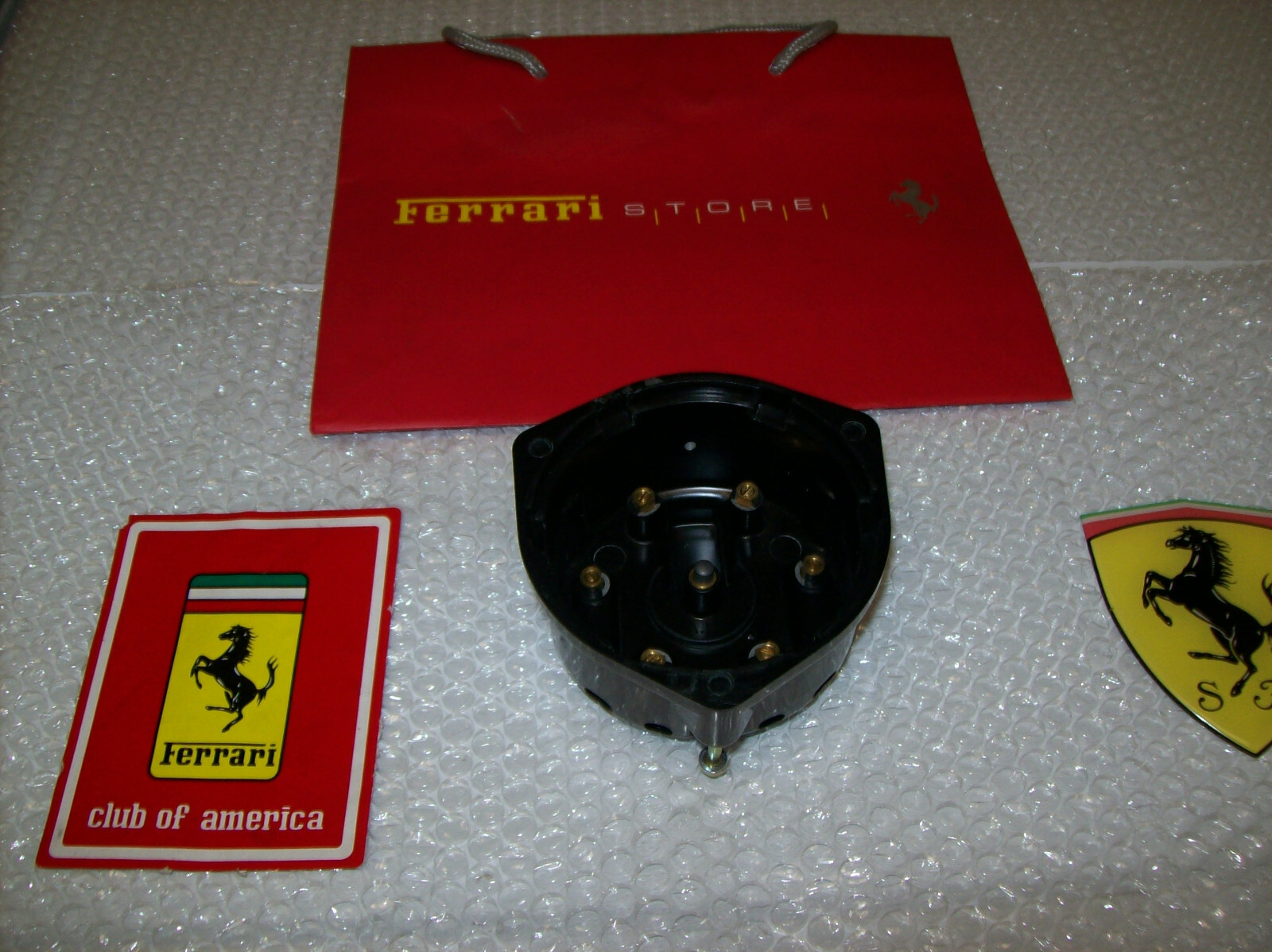 FERRARI  12 cyl Distributor Cap   Testarossa 250 275 330 365 400    95300040   .
