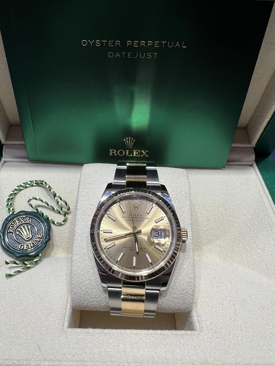 Rolex Datejust 36 126233 18K Fluted Bezel Champagne Stick Rolex Datejust 36 126233 18K Fluted Bezel Champagne Stick