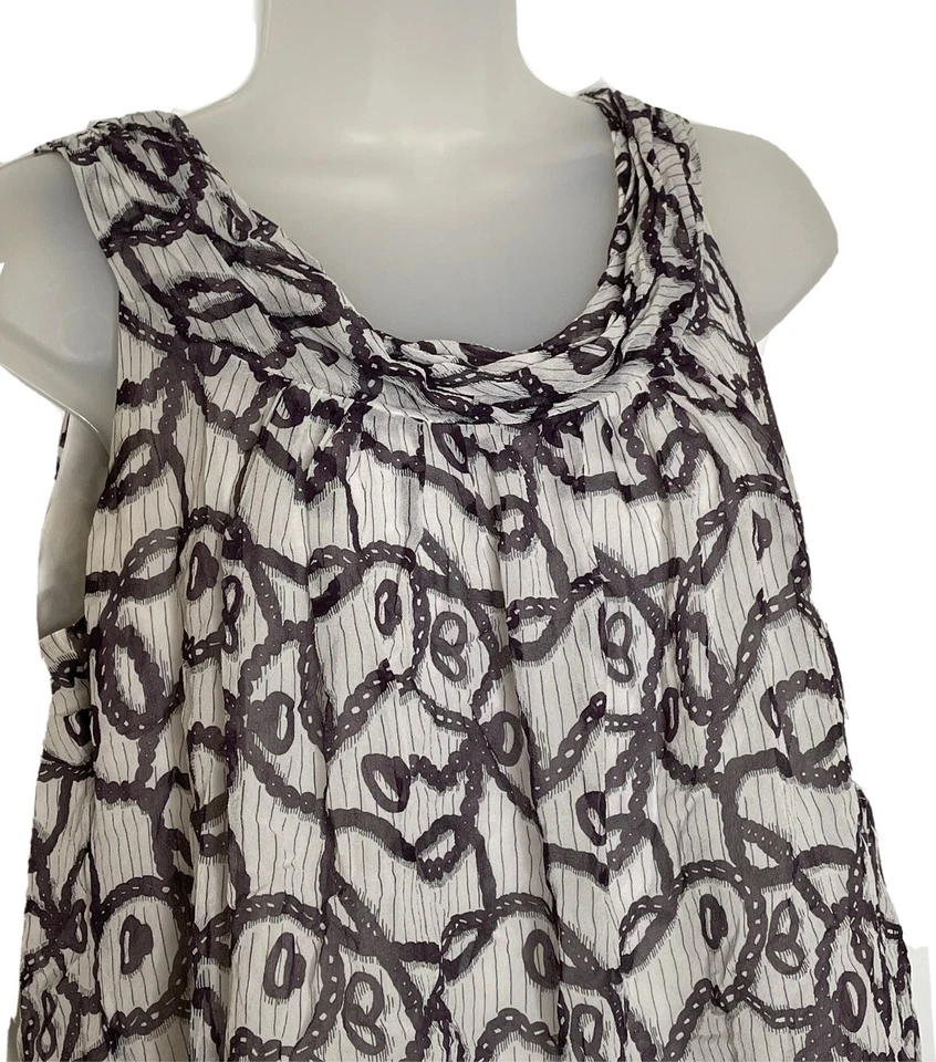 Sine Silk Sleeveless Top Medium Chain Print Plum and Cream Old Money Luxury - Image 2 of 4