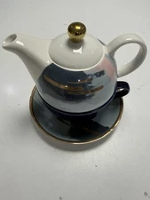 Pinky Up Addison Navy Blue and Gold Tea for One Set NIB