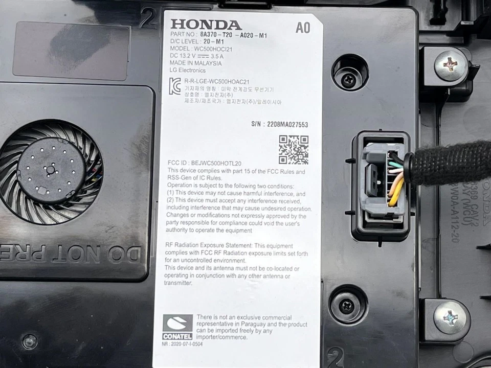 Держатель чашки на центральную консоль 2023-2025 Honda HR-V с беспроводным зарядным устройством черный - Изображение 2 из 4