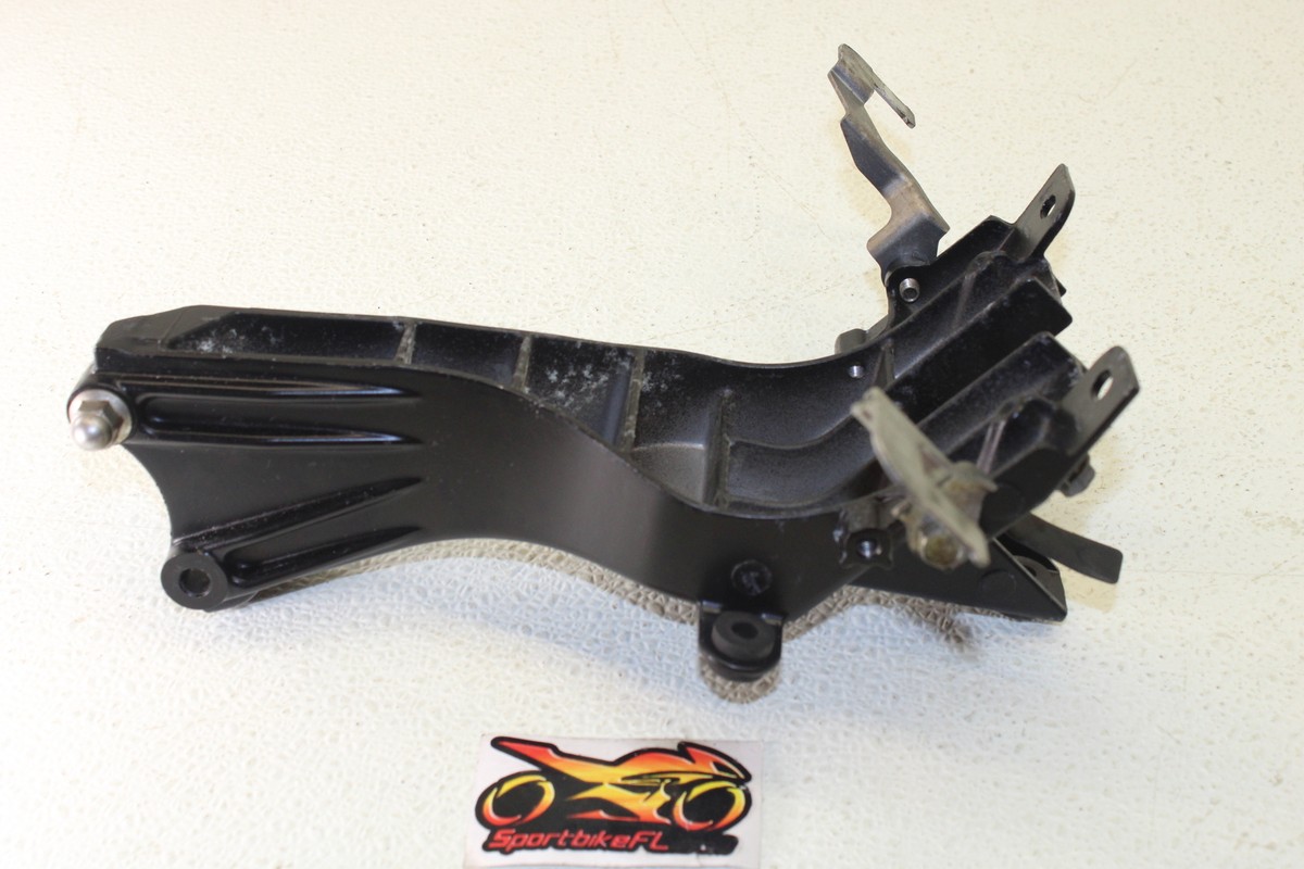 大型形状の角 置物 06-07 KAWASAKI NINJA ZX-14 ZX14 UPPER FAIRING MIRROR GAUGES STAY