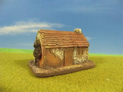 15MM PMC SPIELE 1501P (BEMALT) KLEINES HÄUSCHEN ZIEGELDACH - MITTELALTER ECW 