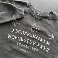 Women's Size LARGE Long Sleeve Fleece Ouija Board Graphic Sweatshirt Black