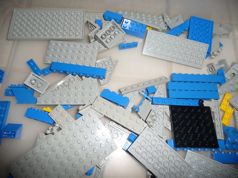 1979 Lego Classic Space 497 Galaxy Explorer mostly complete, NO base plates NICE - Image 2 of 4