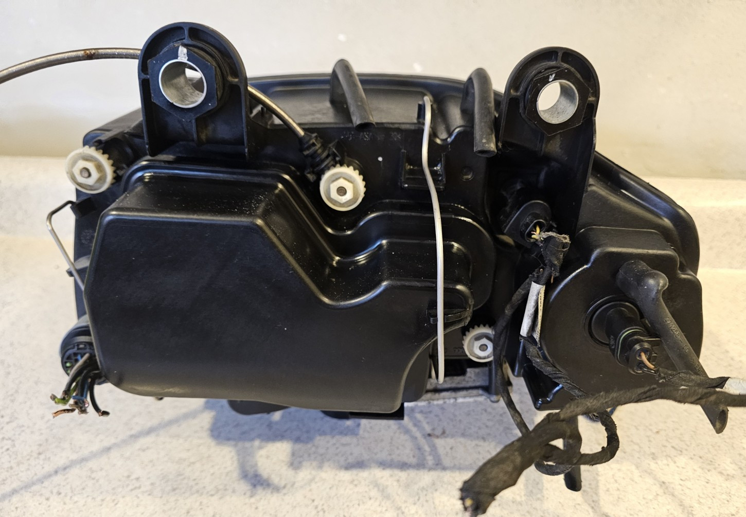 2003-08 Maserati Quattroporte M139 Front Right Side Xenon Headlight  Oem