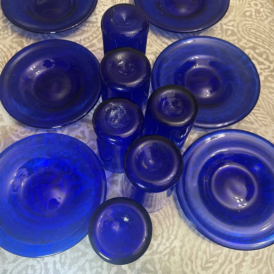 Vintage 6 Vibrante Soplado a Mano Vidrio Azul Cobalto Cordial Vasos y Plato Pequeño Foto 3 de 4