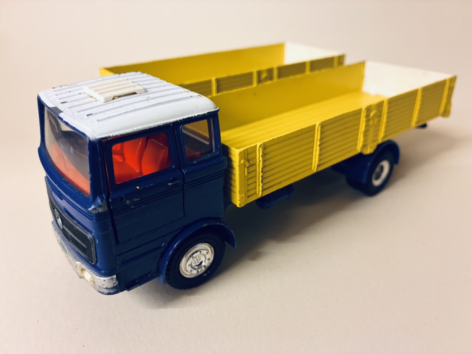 Dinky 917, Mercedes Benz Truck and Trailer - Free Price Guide & Review