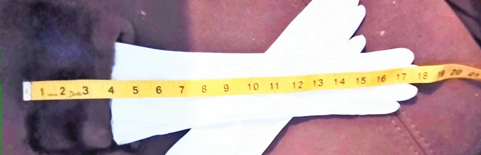 18 In Long White Kid LeatherGloves. Topped With 5"  Deep Brown Mink Mint Sz 7.5 - Image 4 of 4