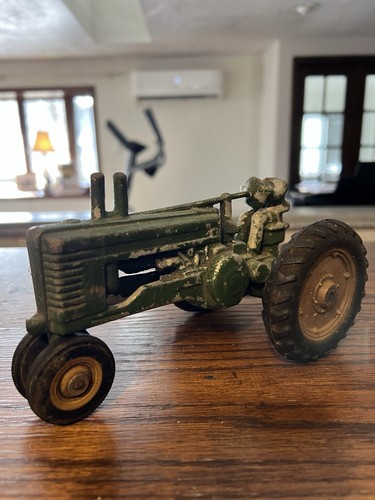John Deere Vintage Model A Traktor mit Fahrer Maßstab 1:16 Arcade Reifen - Bild 1 von 5