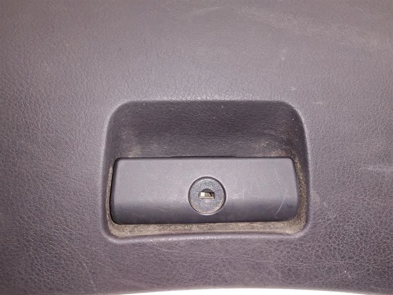 BMW 325XI 2002 guantera cuero negro Foto 2 de 4