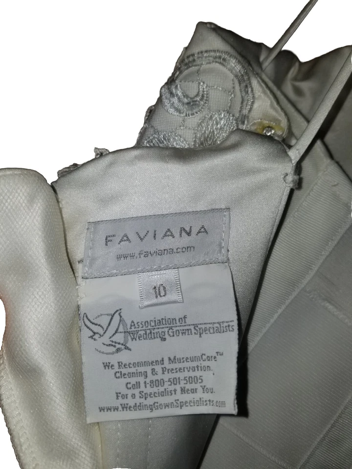 Vestido de novia sirena ajustado y acampanado sin tirantes marfil con tren talla 10 Foto 3 de 4