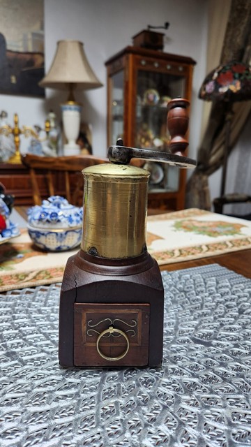 Very Rare Antique Dutch monoxyl Coffee Grinder. 18th Century
