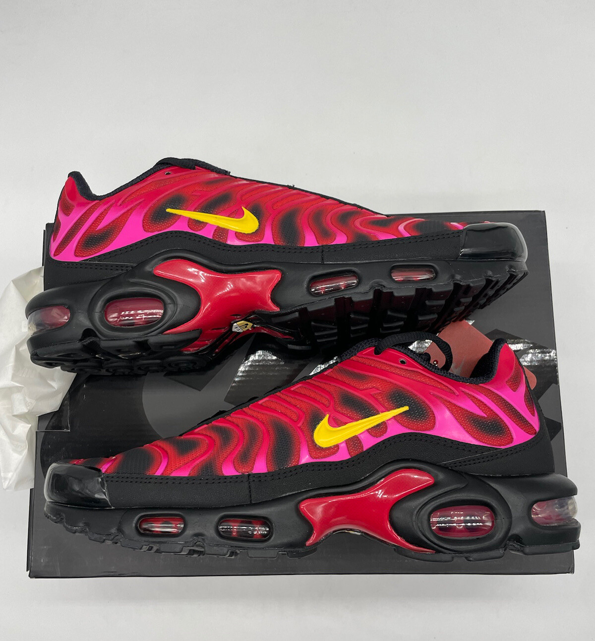 Nike Air Max Plus TN x Supreme University Red Size 9.5 Brand New Magenta  Black | eBay