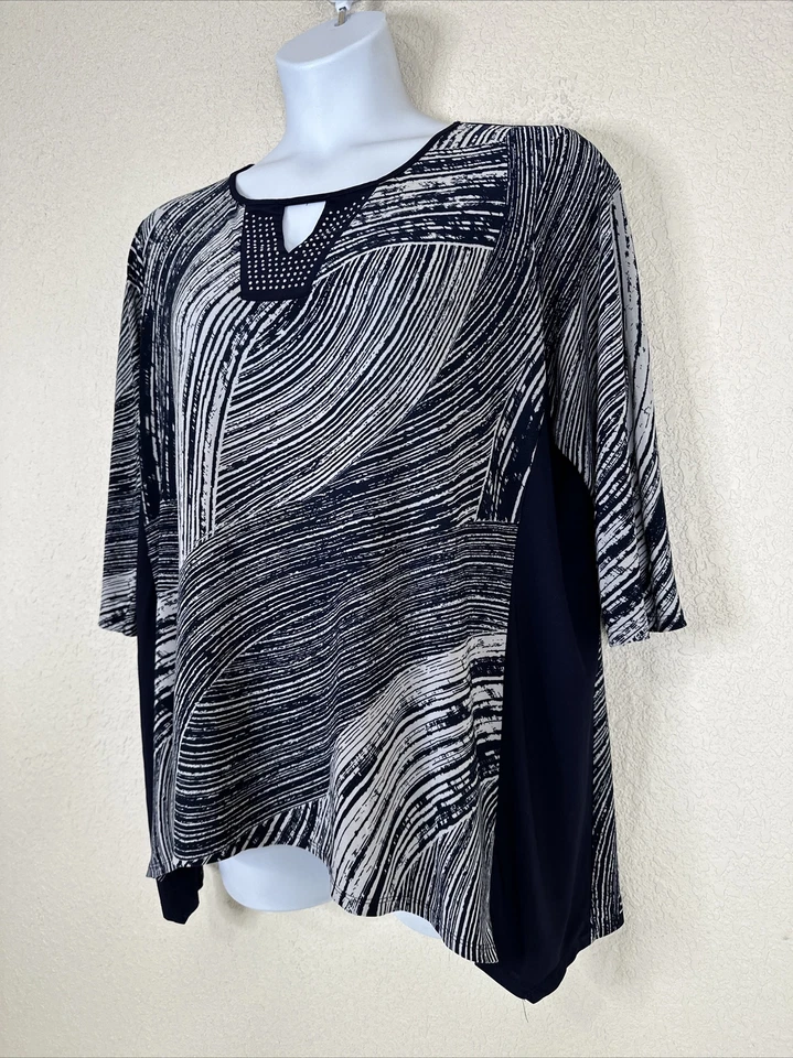 Blusa Suzie In The City para mujer talla grande 2X azul marino a rayas ojo de cerradura manga 3/4 Foto 2 de 4