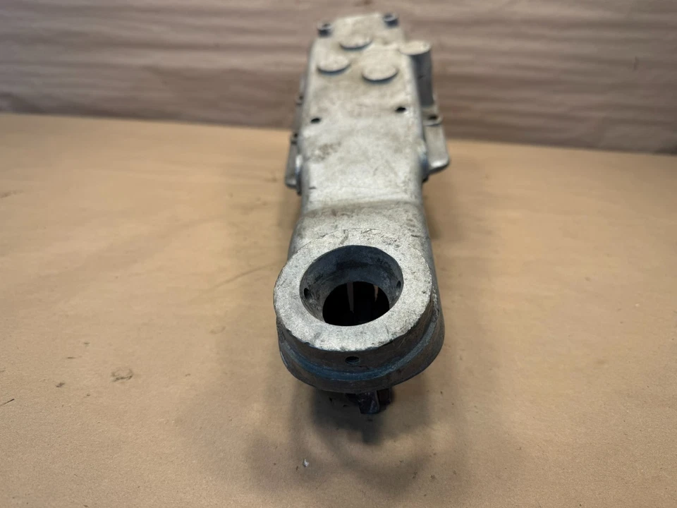 Carcasa de extensión de cambio original Triumph TR2 TR3 caja de cambios cubierta superior 301768 Foto 2 de 4