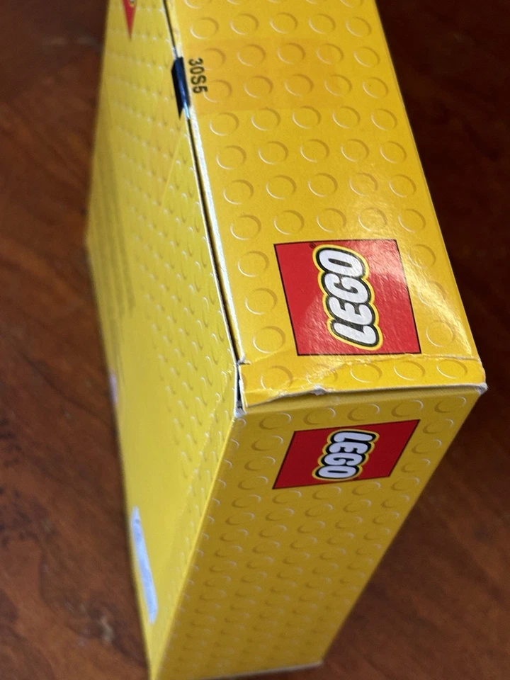 LEGO Insiders Exclusive 6607199 Retro Space Explorer  - Image 3 of 4