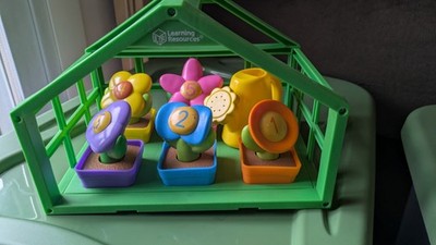 Learning Resources Growing Greenhouse color & number playset