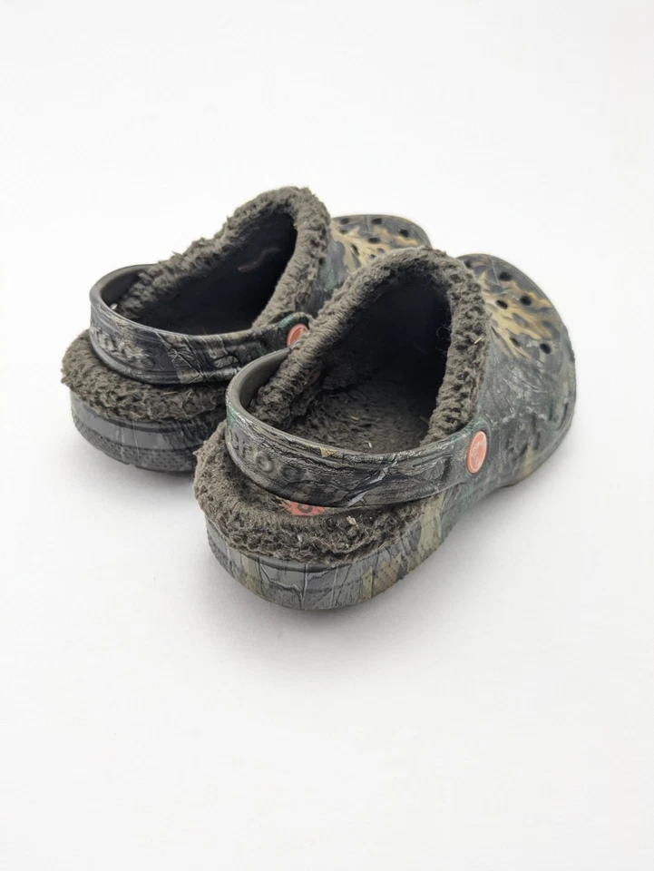 Zapatos Crocs Clásicos Aislados Niños Pequeños Marrón Verde Camuflaje Camuflaje Talla 1 Foto 4 de 4
