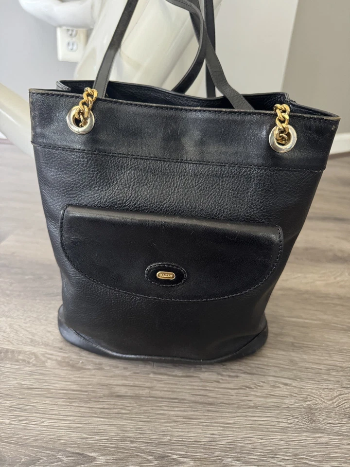 Bally Vintage Pebble Leather Bucket Shoulder Bag Gold Chain Front Flap Pocket 🔥 - Image 2 of 4