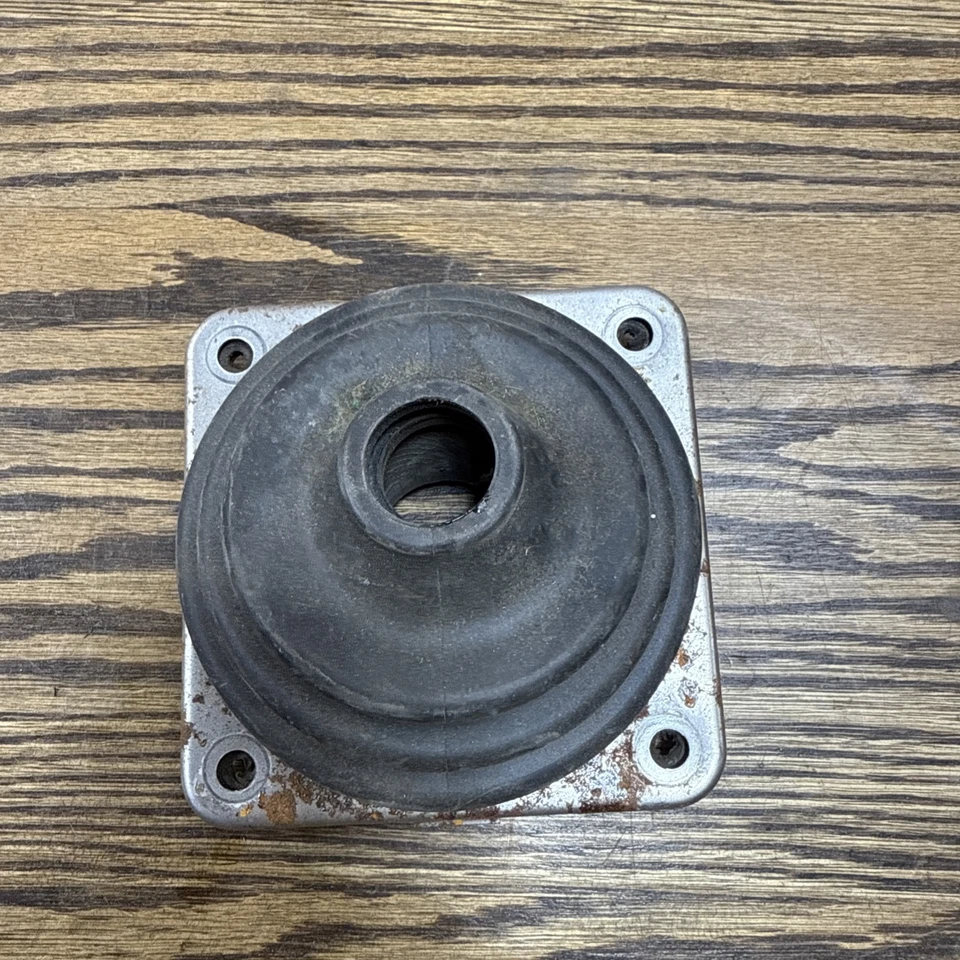 Used OEM Gear Shifter Boot 58268-60020 Lexus LX470 Toyota Land Cruiser 98-07 - Image 4 of 4